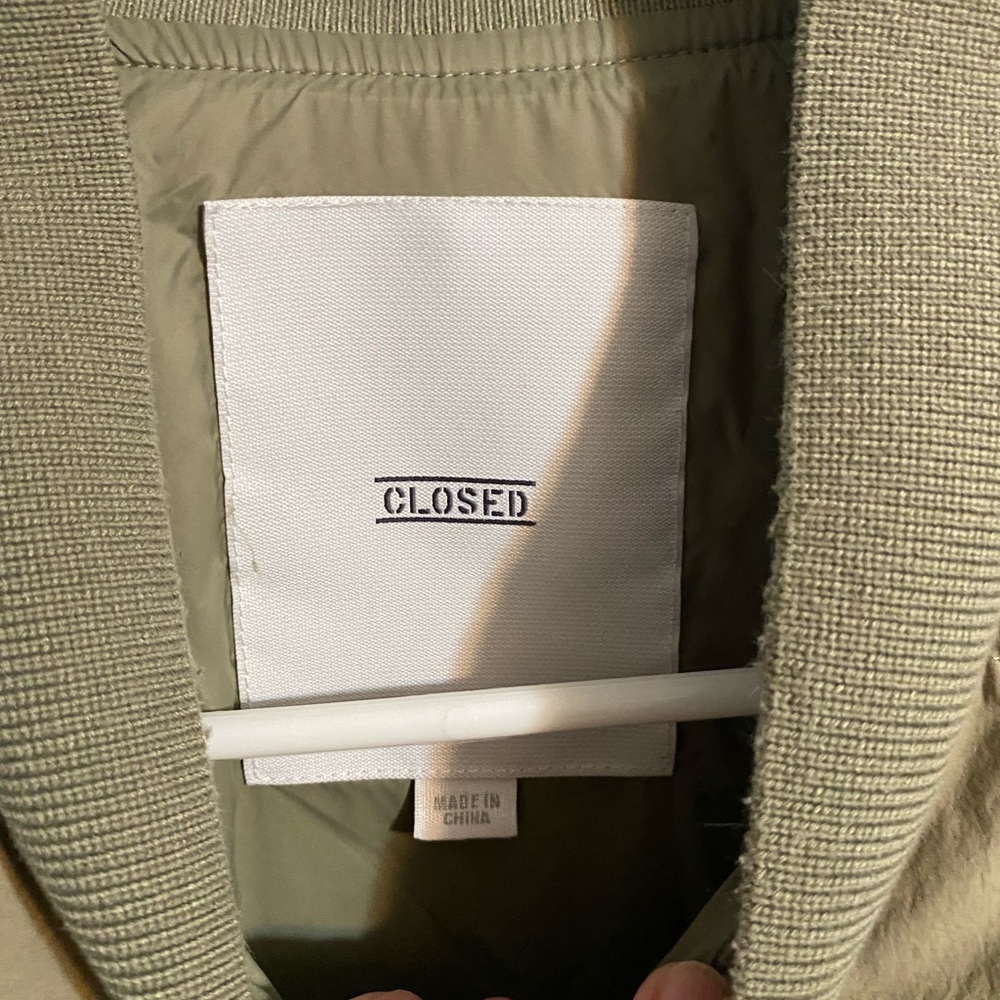 Closed quilted jacket - Picture 3 of 9